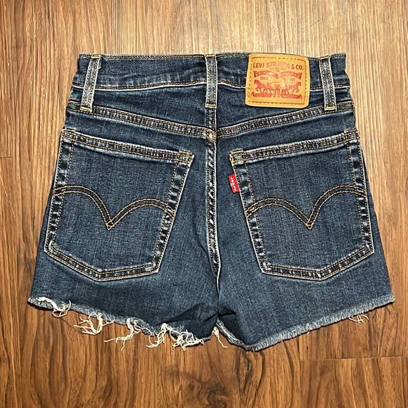 Levi's Pants - Levi’s • Denim • Shorts •